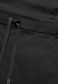 Mammut Massone - Shorts - Black -Mammut 588d0baf3da14436abd0410cb0f4a6ef