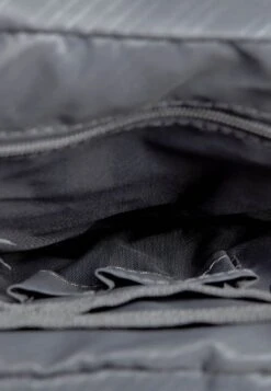 Mammut Täsch Pouch - Schoudertas - Black 9 Mammut Täsch Pouch - Schoudertas - Black -Mammut e8ceeb974e4b4cb8bc887c2335a3a4b9